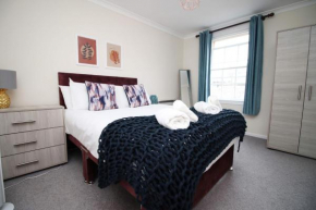 Beautiful Georgian 1 Bed Flat- 2 minute walk to the Royal Crescent